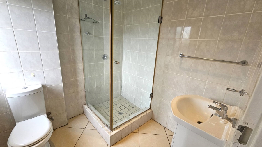 To Let 3 Bedroom Property for Rent in Melodie North West